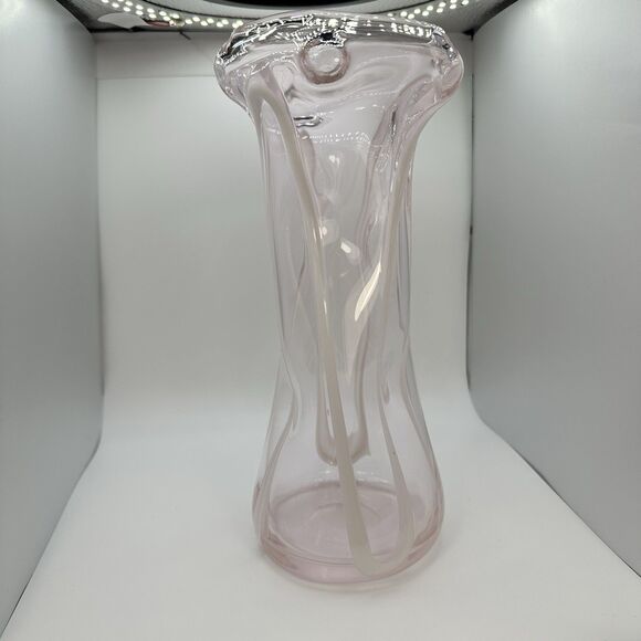 Vase Margie’s Garden Hand Blown Glass Sculpted  Flower Vase Pink &  White - Picture 7 of 10